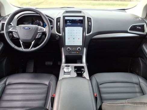Used 2024 Ford Edge SEL w/ Convenience Package image 9