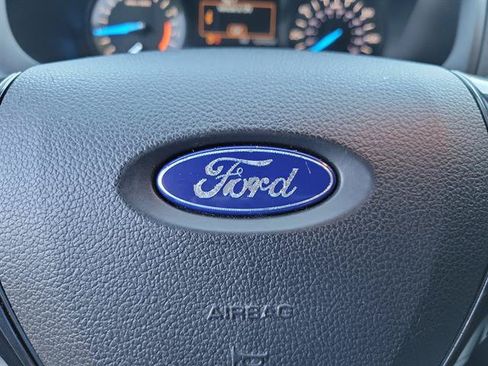 Used 2018 Ford Explorer XLT FWD image 16