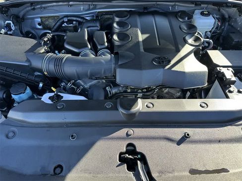 Used 2024 Toyota 4Runner TRD Off-Road Premium image 9