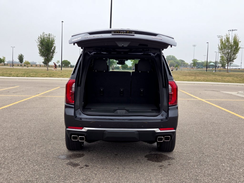 New 2026 GMC Yukon Denali w/ Denali Reserve Package AWD/4WD image 38