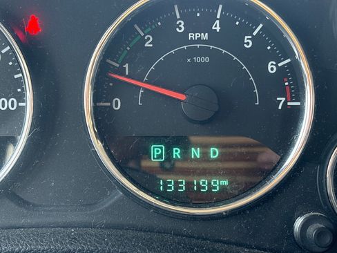 Used 2017 Jeep Wrangler Unlimited Rubicon image 16