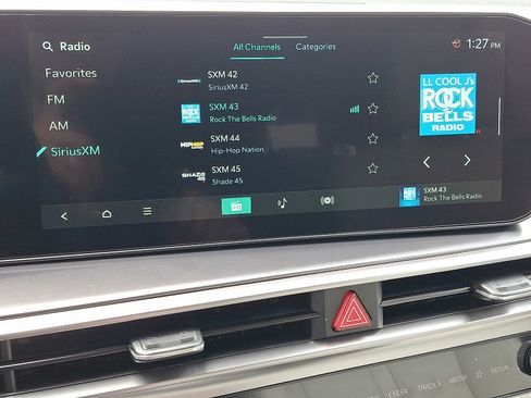 Used 2025 Kia Sorento S AWD/4WD image 12