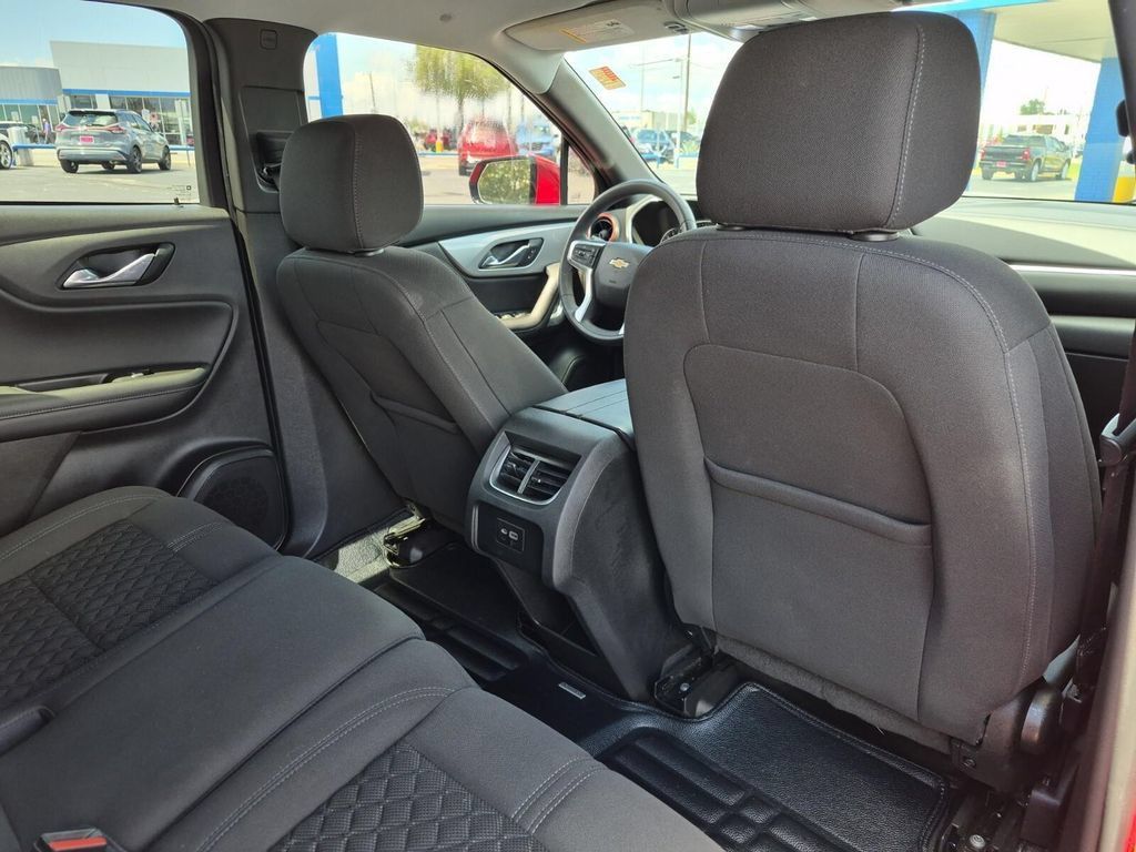 Used 2021 Chevrolet Blazer LT FWD image 15