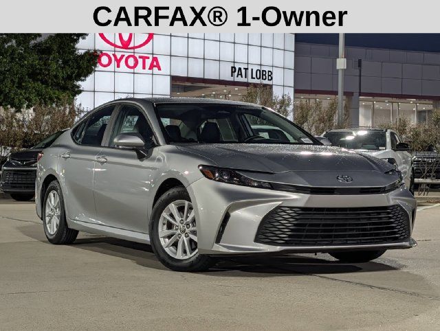 Used 2025 Toyota Camry LE FWD image 2