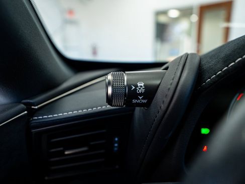 Used 2018 Lexus LC 500 Coupe image 38