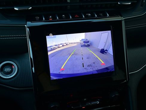 Used 2023 Jeep Grand Cherokee Laredo image 44