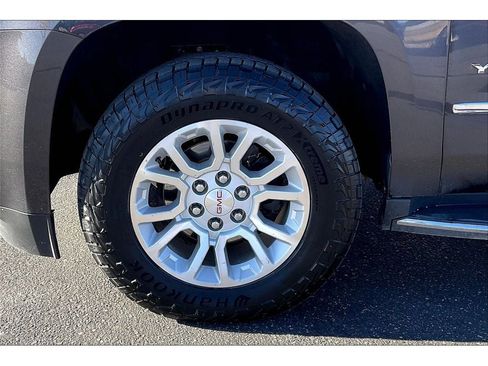 Used 2018 GMC Yukon XL SLT w/ Open Road Package image 9