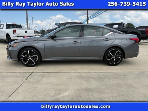 Used 2024 Nissan Altima 2.5 SR FWD image 1