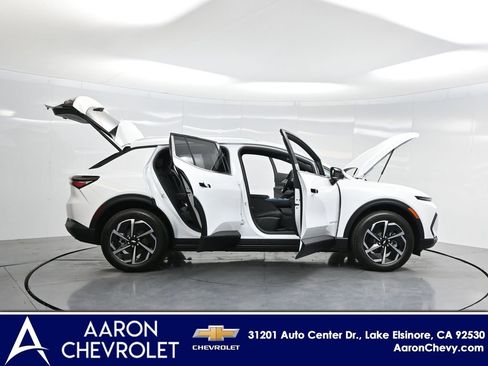 New 2026 Chevrolet Equinox EV LT image 3