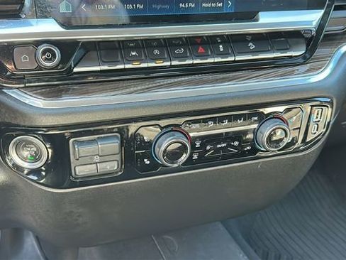 Used 2023 Chevrolet Silverado 1500 LT image 18