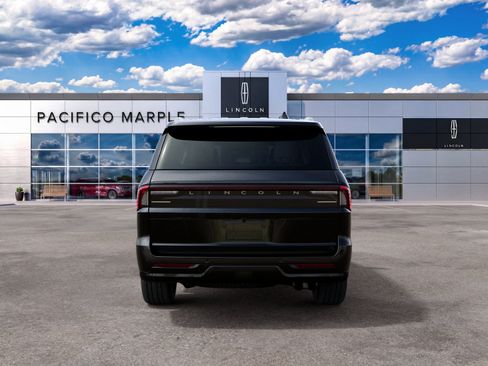 New 2027 Lincoln Navigator Reserve AWD/4WD image 7