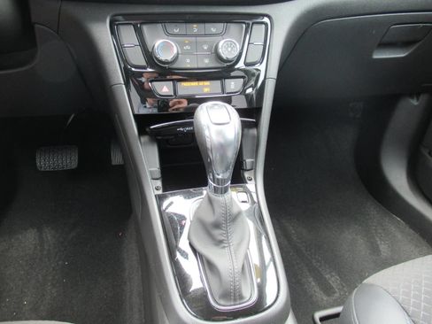 Used 2022 Buick Encore Preferred w/ Safety Package FWD image 26