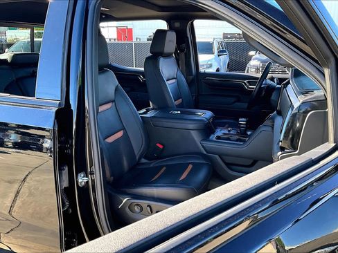 Certified 2022 GMC Sierra 1500 AT4 w/ AT4 Preferred Package image 8