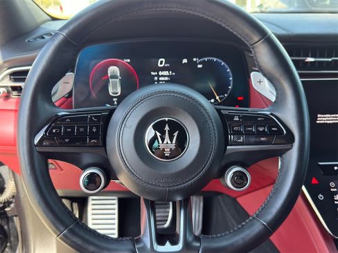 Certified 2023 Maserati Grecale Trofeo image 14