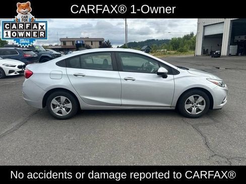 Used 2018 Chevrolet Cruze LS FWD image 5