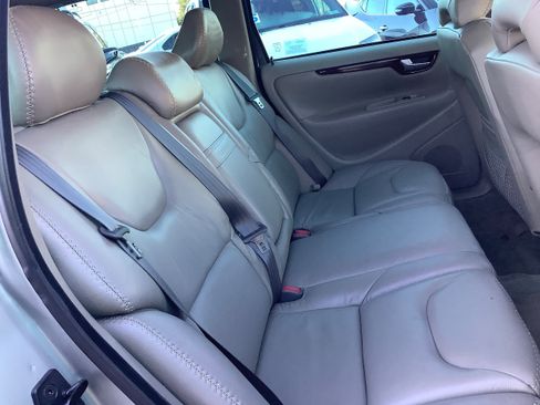 Used 2004 Volvo XC70 image 14