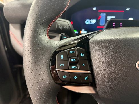 Used 2025 Ford Explorer ST image 33