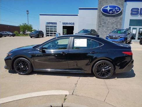 Used 2025 Toyota Camry SE FWD image 10