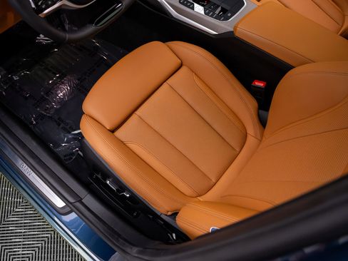 Certified 2025 BMW 330i xDrive Sedan AWD/4WD image 15