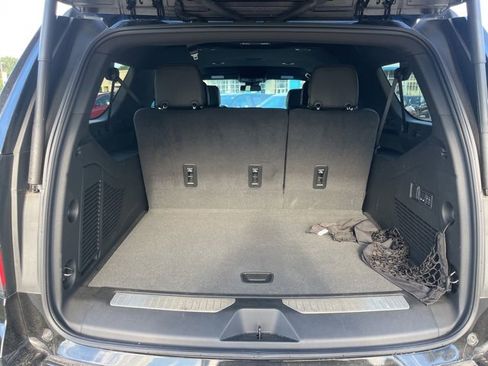 Used 2024 Chevrolet Suburban Premier image 6