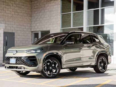 New 2026 Volkswagen Tiguan SEL R-Line