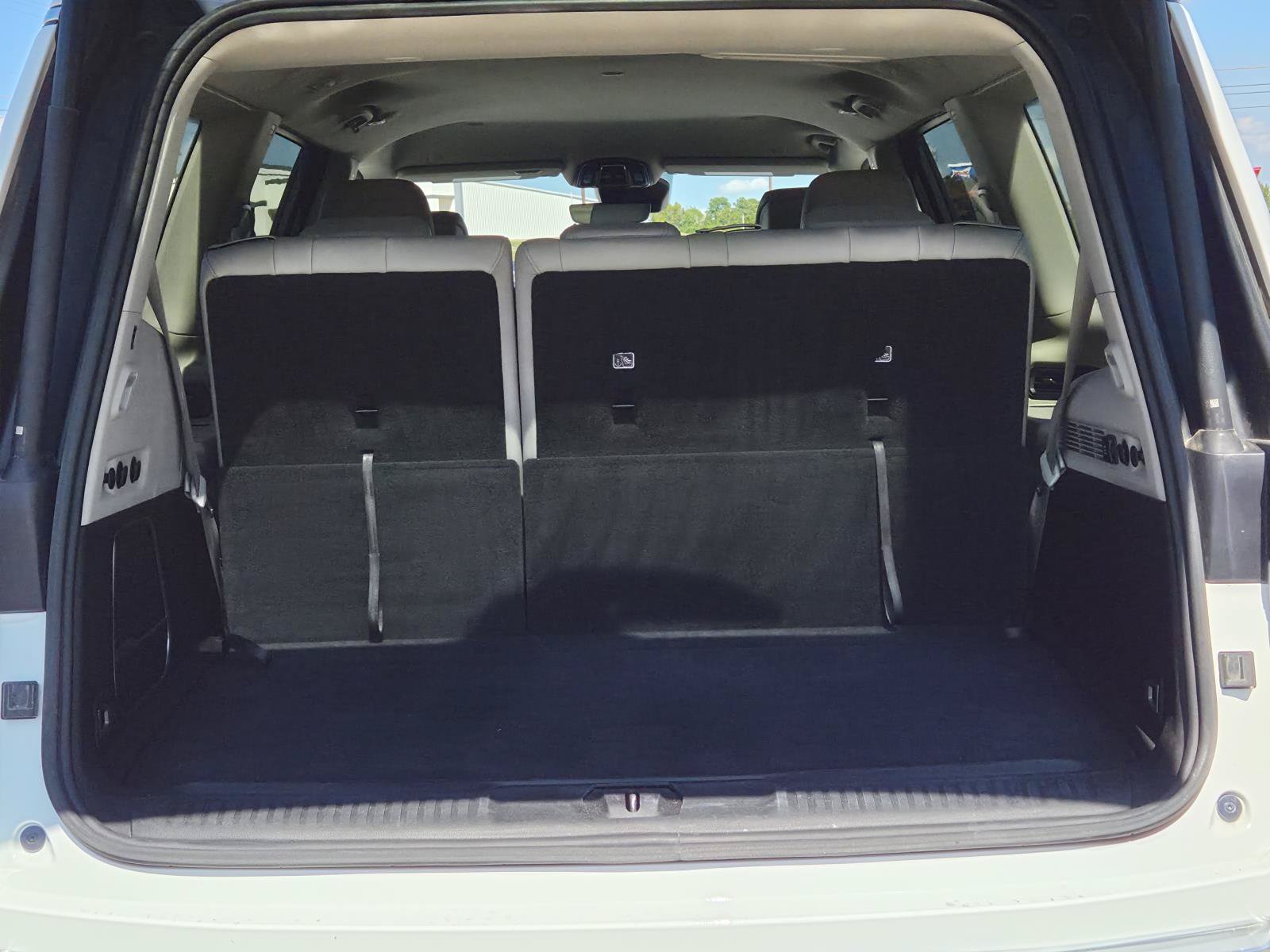 Used 2024 Jeep Wagoneer Series II w/ Flexible Seating Group RWD image 8