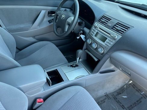 Used 2010 Toyota Camry LE image 15