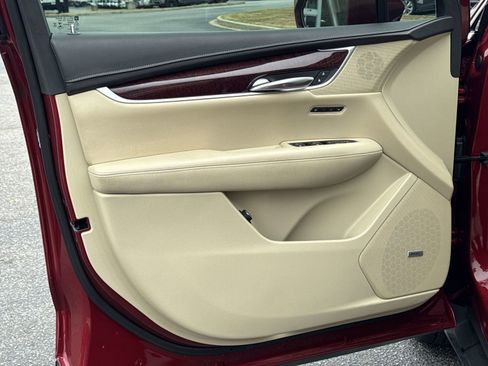 Used 2019 Cadillac XT5 Luxury image 14