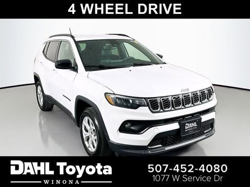 Used 2024 Jeep Compass Latitude image 1