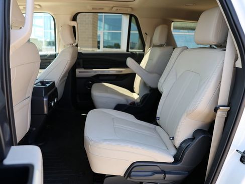 Used 2024 Ford Expedition Max Platinum AWD/4WD image 10
