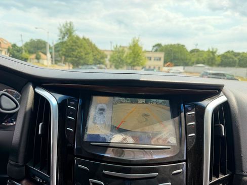 Used 2018 Cadillac Escalade Premium Luxury AWD/4WD image 15