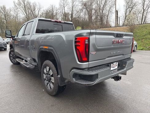 Used 2025 GMC Sierra 3500 Denali image 6