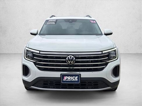 Used 2024 Volkswagen Atlas SE FWD image 2
