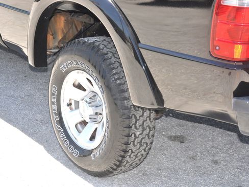 Used 2005 Ford Ranger XLT image 27