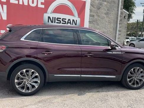 Used 2023 Lincoln Nautilus Reserve w/ Equipment Group 201A image 4