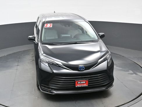 Used 2024 Toyota Sienna LE image 34