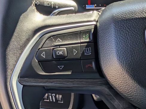 Used 2023 Jeep Grand Cherokee L Limited w/ Luxury Tech Group II image 23