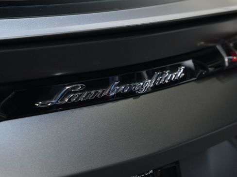 Used 2019 Lamborghini Urus AWD/4WD image 19