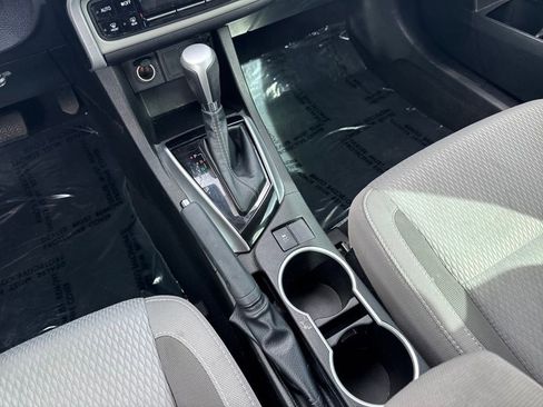 Used 2019 Toyota Corolla LE image 31