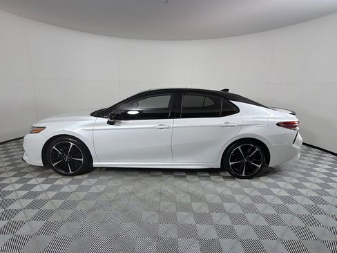 Used 2019 Toyota Camry XSE FWD image 8