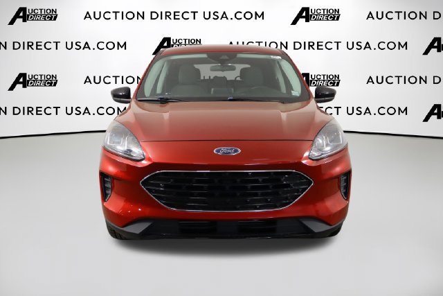 Used 2022 Ford Escape SE w/ SE Sport Appearance Package FWD image 2
