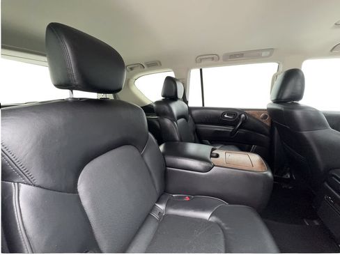 Used 2024 Nissan Armada SL w/ Captain's Chairs Package RWD image 30