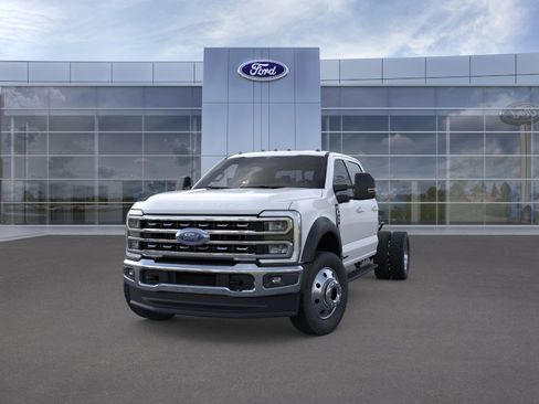 New 2026 Ford F450 Lariat image 2