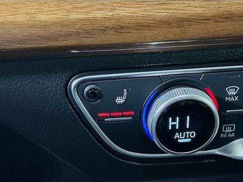 Used 2023 Audi Q5 2.0T Premium w/ Convenience Package image 19