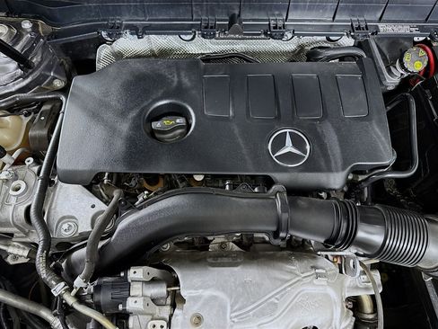 Used 2022 Mercedes-Benz GLB 250 w/ Premium Package Lite image 39