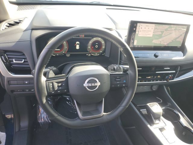Certified 2026 Nissan Rogue SL FWD image 15