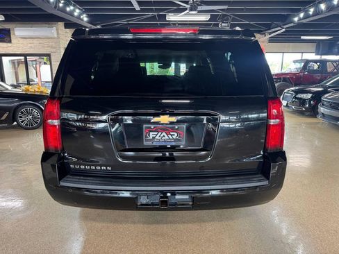 Used 2019 Chevrolet Suburban LT RWD image 6
