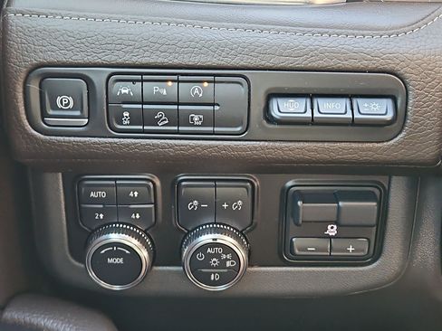 Used 2024 GMC Yukon Denali w/ Max Trailering Package AWD/4WD image 23