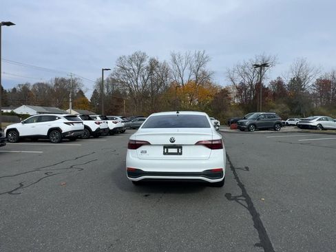 Used 2024 Volkswagen Jetta S image 6