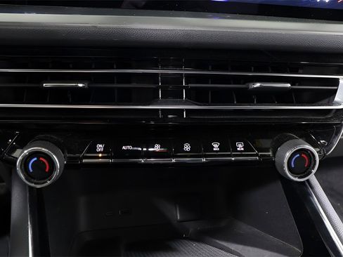 Used 2024 Chevrolet Traverse LT w/ LPO, Floor Liner Package image 9